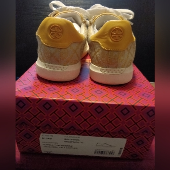 NEW Tory Burch Howell T Monogram Gold Thread Jacquard & Calf Leather Sne… - Picture 7 of 14